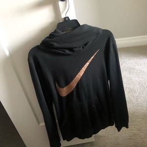 nike gold sweatshirt